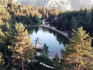 Doğa harikası Limni Gölü’ne ziyaretçi akını