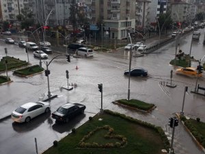 Tokat’ta sağanak yağış hayatı olumsuz etkiledi