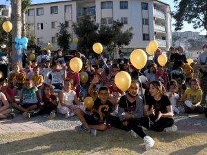 Kuşadası Belediyesi çocukların karne sevincine ortak oldu