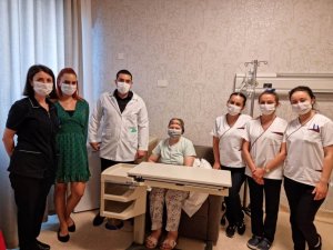 Mide ameliyatında ince bağırsaktan yeni mide yapıldı