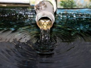 Kötürüm gelen yürüyerek ayrılıyor