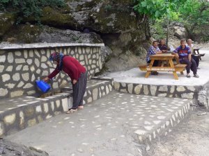 Kaynak suyu çevresi mesire alanına dönüştürüldü