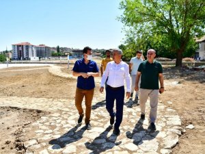 Yeşilyurt Belediyesi Kaynarca Sosyal Tesisleri ve park alanında çalışmalar yoğunlaştı