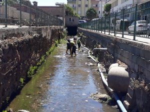 İslahiye Belediyesinden dereleri ıslah çalışması