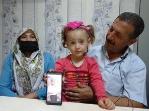 20 yıl çocuk hasreti çektiler, tedavilerinin ardından dünyaya gelen evlatları ile doktoru ziyaret ettiler