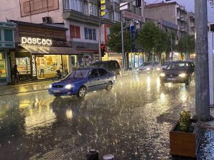 Kuvvetli sağanak yağış uyarısı yapıldı