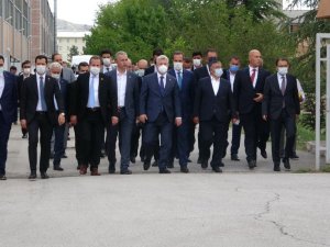 TBMM Milli Savunma Komisyonu Başkanı Yılmaz, MKE işçileri ile bir araya geldi