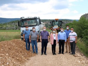 Genel Sekreter Bayrakçı, köylülerin içme suyu ve yol talepleri dinledi