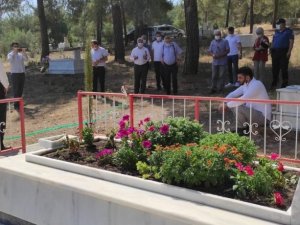 Şehit Emrah Ceylan mezarı başında anıldı