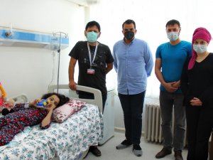 Skolyoz hastası Elanur şifayı Sivas’ta buldu