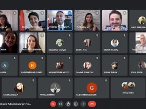 Sağlıkçıların mezuniyet töreni online yapıldı