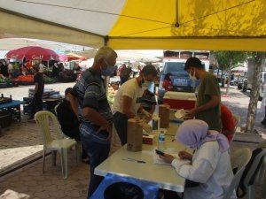 Pazar yerlerinde anonslu aşı uygulaması devam ediyor