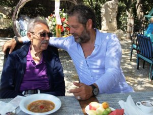 Bora Gencer: “Baba oğul müzisyen olmak çok zor”