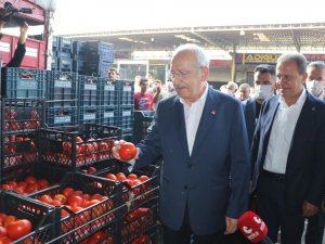 Kılıçdaroğlu, Mersin’de hal esnafıyla buluştu