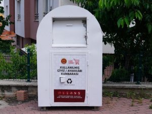 Kullanılmış giysi ve ayakkabı kumbaraları yeniden yerlerine konuldu