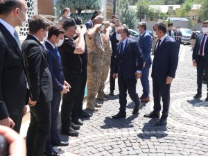 İçişleri Bakan Yardımcısı Çataklı Siirt’te ’Düzensiz göçmenler’ değerlendirme toplantısına katıldı