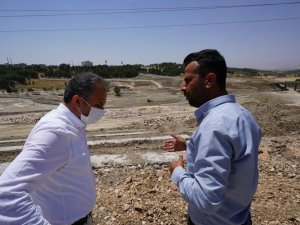 Kılınç, millet bahçesinde incelemelerde bulundu