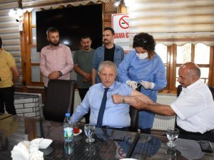 Başkan Sarı’dan muhtarlara aşılamaya destek çağrısı