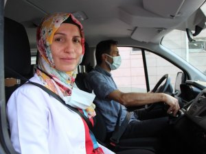 Gülseren hemşire cami hoparlöründen aşı anonsu yaptığı anları anlattı