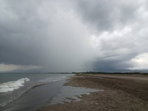 Lokal yağmurlar Karadeniz’i vuruyor