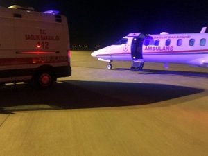 Batman’da tedavileri sürdürülemeyen iki hasta, uçak ambulansla Ankara’ya sevk edildi