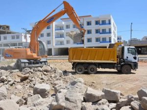 Ergani Belediyesi moloz kirliliğinin önlenmesi için çalışıyor