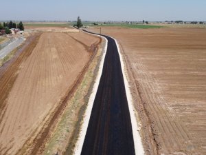 Bozova kırsalındaki yollar asfaltla buluşturuluyor
