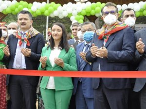Bakan Dönmez ve Bakan Pakdemirli, Küçükelmalı Tabiat Parkı’nın açılışına katıldı