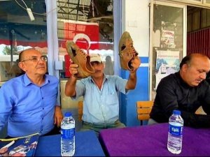 İYİ Parti’nin yırtık ayakkabılı çiftçi paylaşımı tartışmaya yol açtı