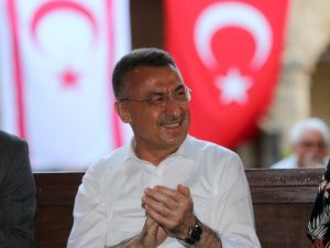 Cumhurbaşkanı Yardımcısı Oktay, KKTC’de gençlerle bir araya geldi