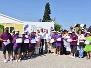 Tıbbi Bitki Yetiştiriciliği Kursu’na katılanlar sertifikalarını Başkan Atabay’dan aldı