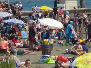 Denizi görünce virüsü unuttular