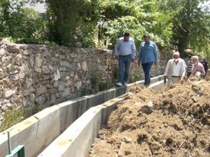 Pütürge merkezde sulama suyu kanalları yenileniyor