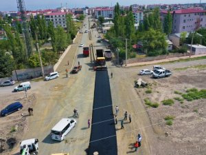 Iğdır’da asfalt çalışmaları başladı