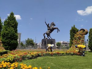 Aydın Büyükşehir Belediyesi çevre düzenlemelerine devam ediyor