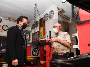 Tuzla’nın geri dönüşüm amcasına Başkan Yazıcı’dan ziyaret