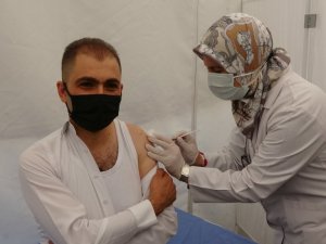 Aşı fobisi olan turizmci ilk kez aşı oldu