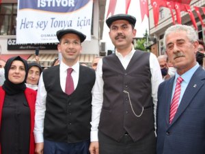Konyalı Bakan Kurum’un Tonya ziyareti renkli görüntülere sahne oldu