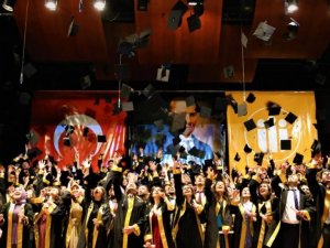 Tıbbiyelilerde mezuniyet coşkusu
