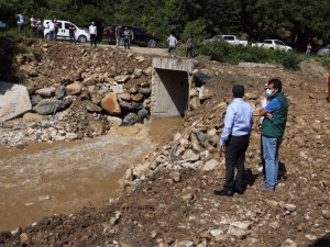 Selde çöken bölgelere geçici yollar yapıldı