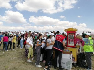 Mamak Belediyesinin düzenlediği "Geleneksel Kutludüğün Yayla Festivali" renkli görüntülere sahne oldu