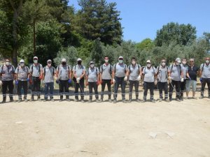 Kuşadası Belediyesi, ’Karasinekle Mücadele Timi’ kurdu