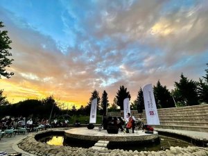 Elazığ’da açık havada piyona resitali