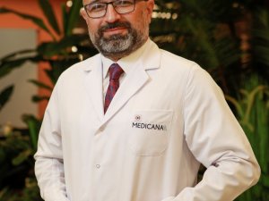 Omuz ağrınız uyutmuyor, saçınızı toplamakta güçlük çekiyorsanız dikkat