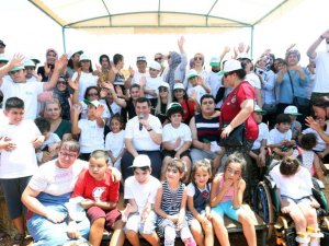 Kepez Belediyesi, otizmli çocukları Antalya Orman Çiftliği’nde ve Macera Ormanı’nda ağırladı.