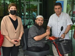 Yunusemre ile engelleri aşıyorlar
