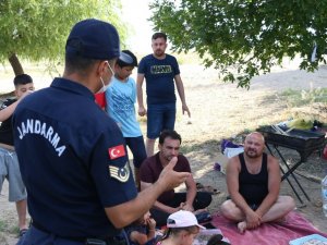 Yasağı dinlemeyip Savcılı Plajına akın ettiler