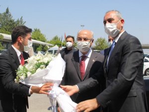 Bakan Gül’den İzmir Valiliği ve AK Parti İzmir ziyareti