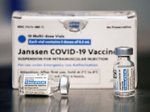 FDA, Janssen Covid-19 aşısı için ek bir uyarı yayınlayacak