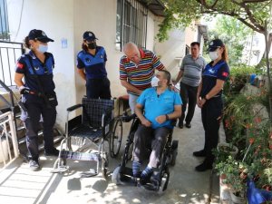 Başkan Atay’dan yürüme engelli Aktaş’a akülü araç